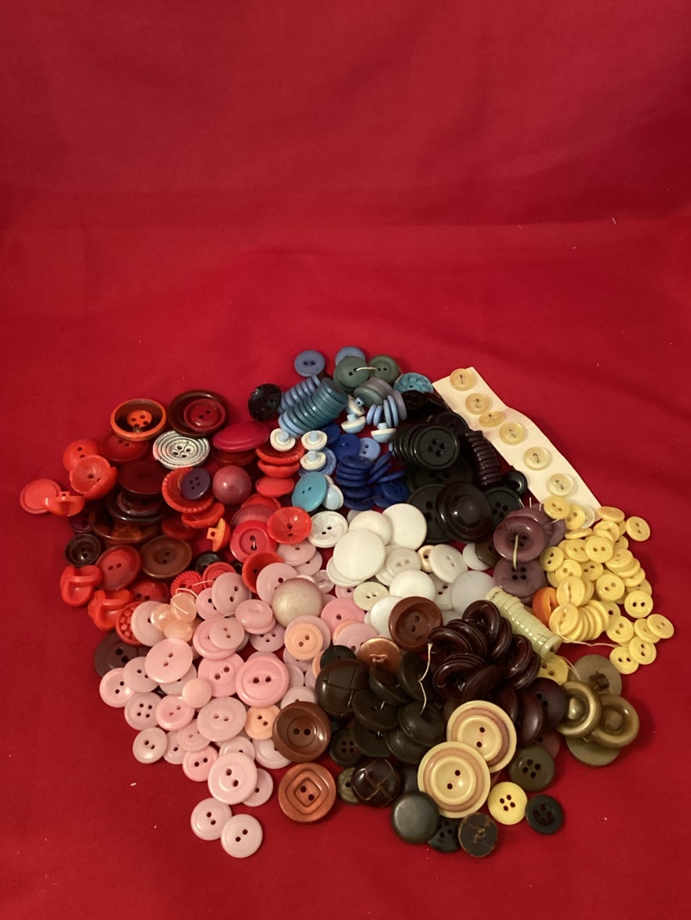 278 grams of Mixed Sewing Buttons